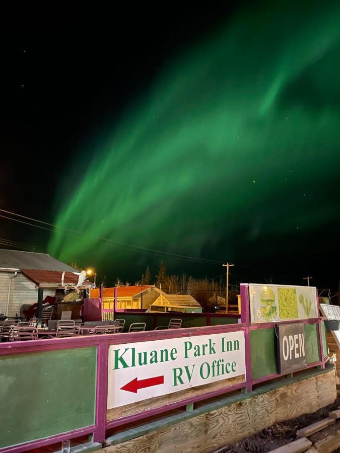Kluane Park Inn Haines Junction Eksteriør billede