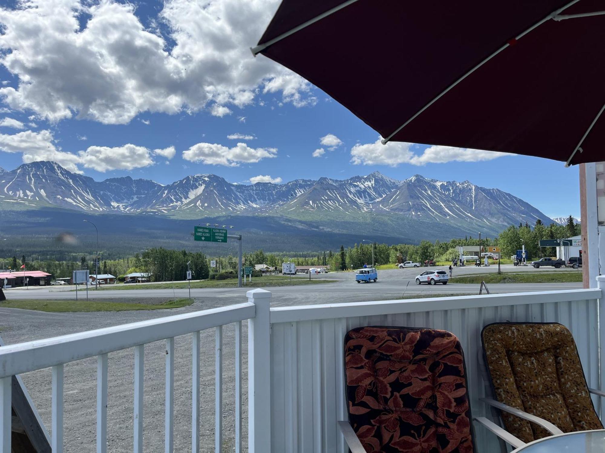 Kluane Park Inn Haines Junction Eksteriør billede