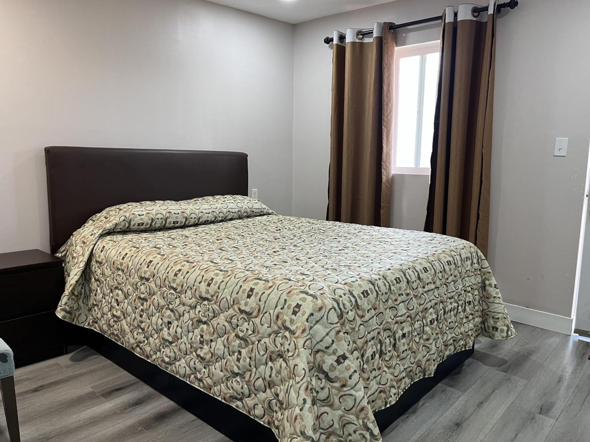 Kluane Park Inn Haines Junction Eksteriør billede