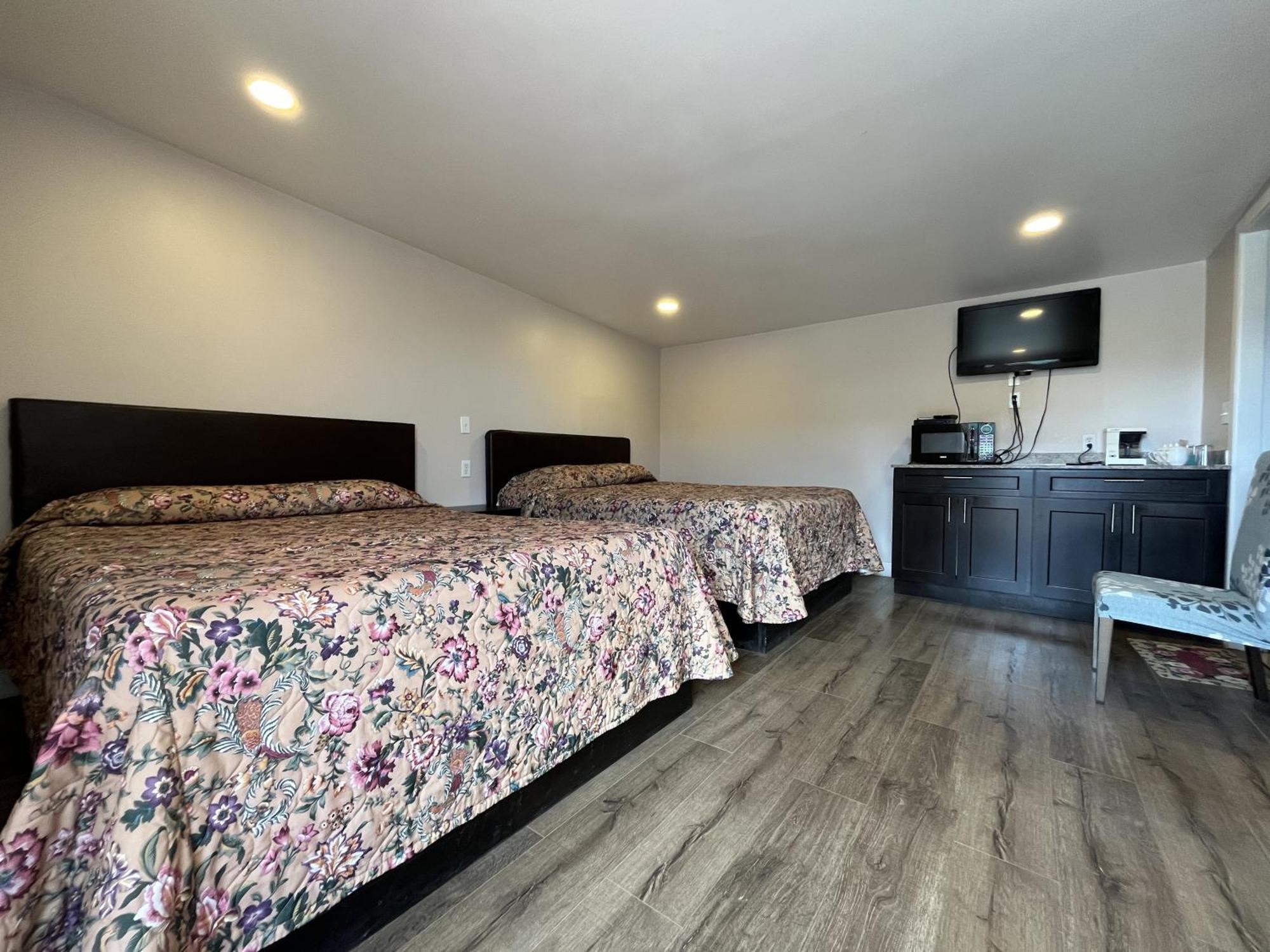 Kluane Park Inn Haines Junction Eksteriør billede