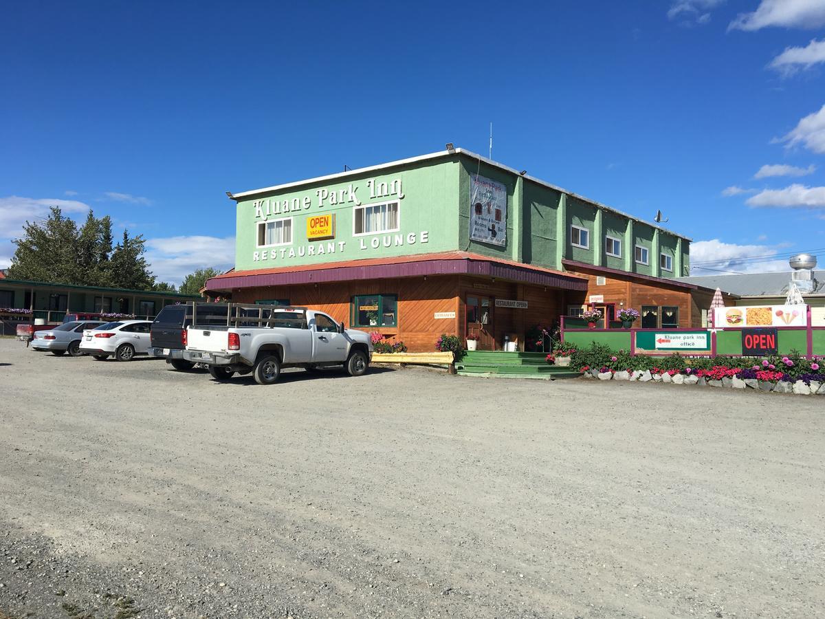 Kluane Park Inn Haines Junction Eksteriør billede