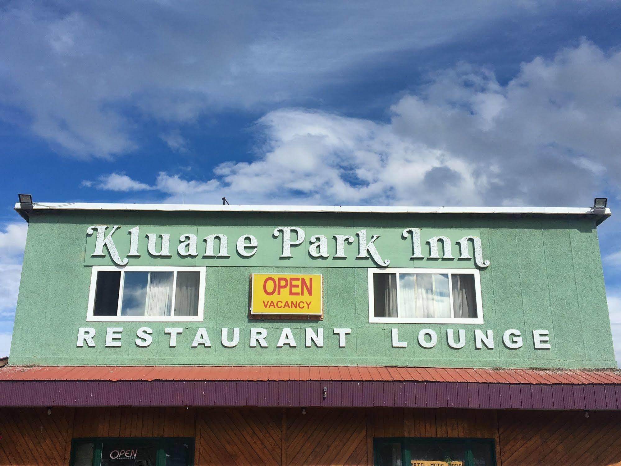 Kluane Park Inn Haines Junction Eksteriør billede